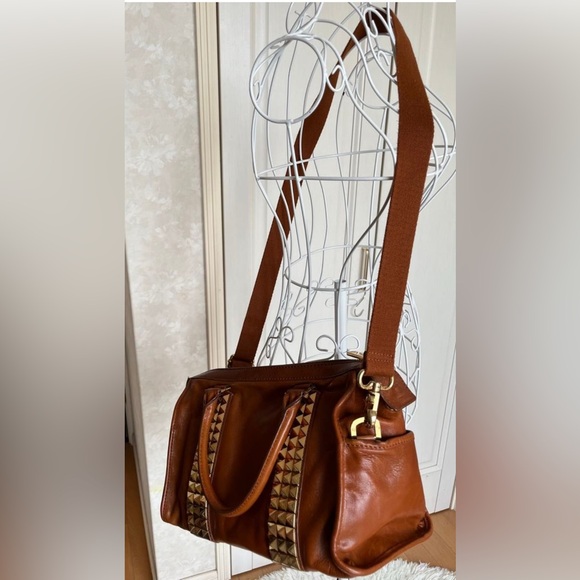 STUNNING 🤩 Tory Burch 2 way cognac leather rock stud bag with removable strap. - Picture 3 of 14